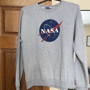Gray nasa women’s crewneck sweatshirt